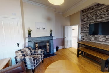 6 bed house, Burnside, Spital Tongues, Newcastle, NE24LN - Image 1